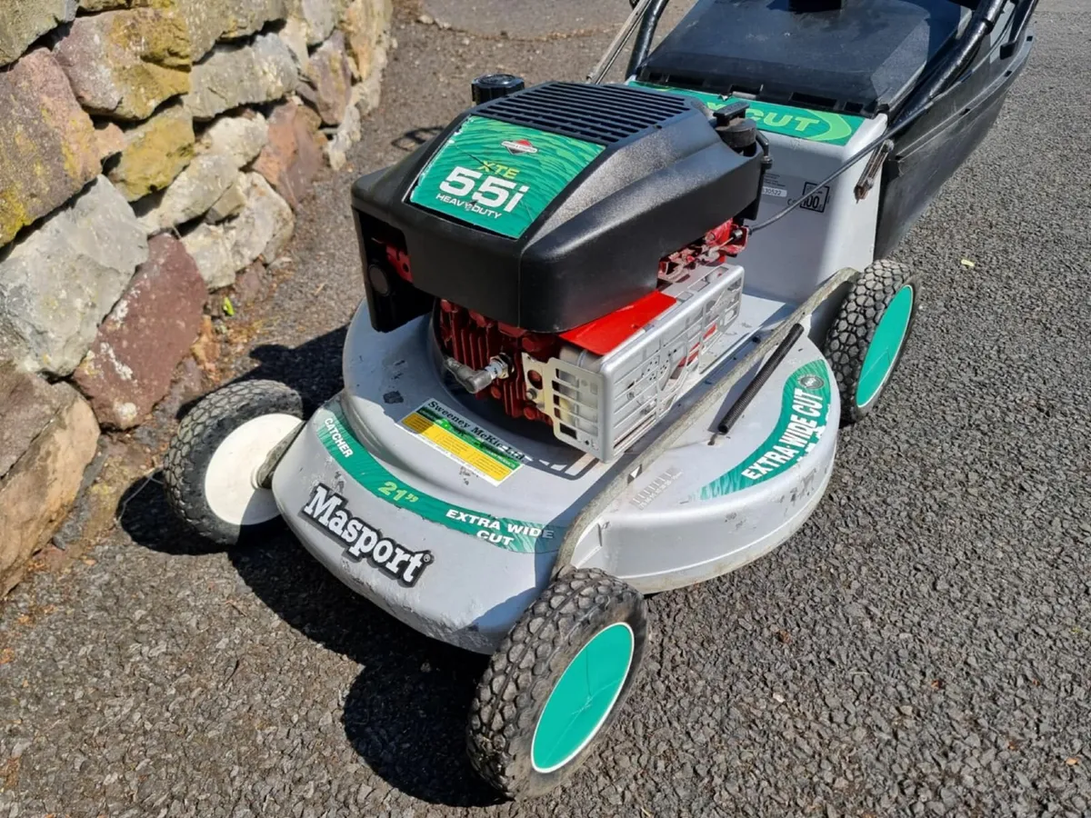 Commercial Grade 21in Mower. - Image 1