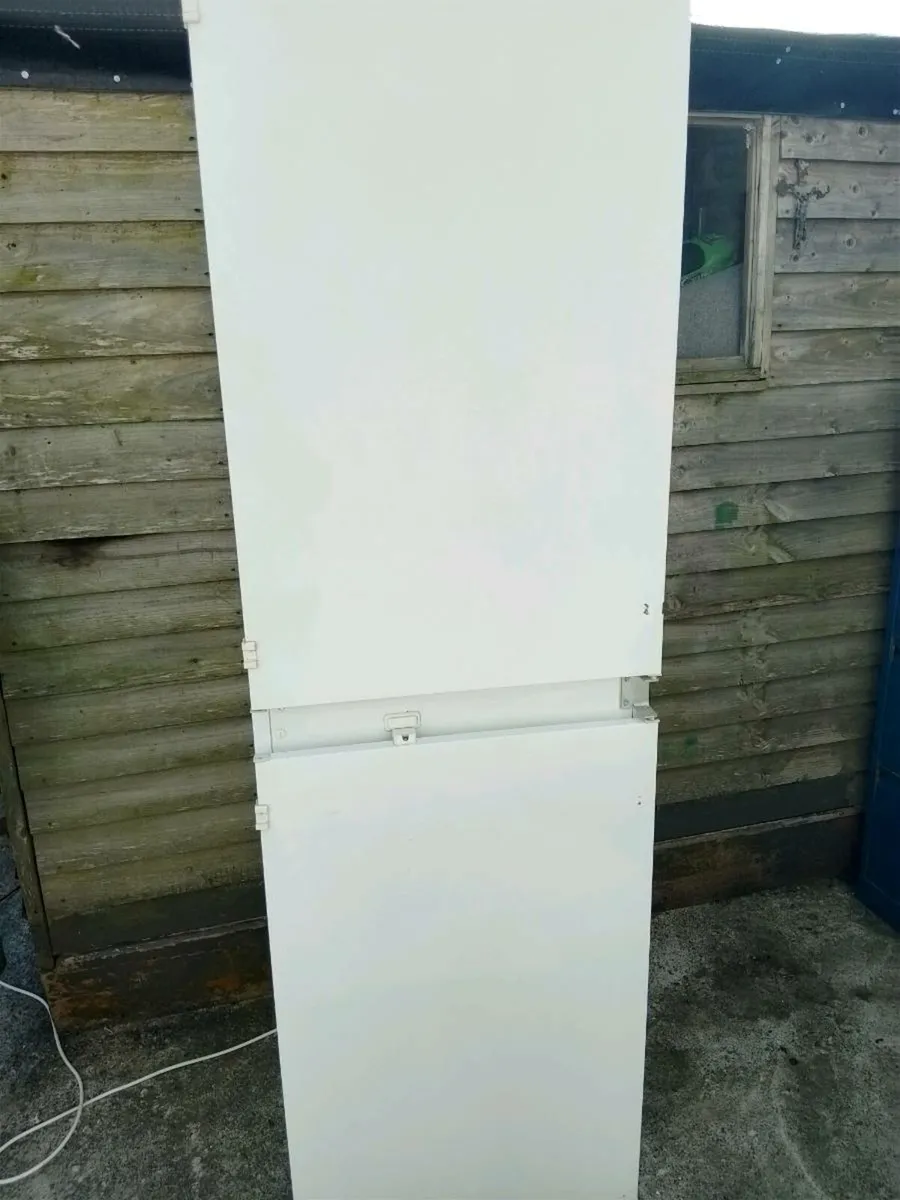 Zanussi fridge freezer - Image 3