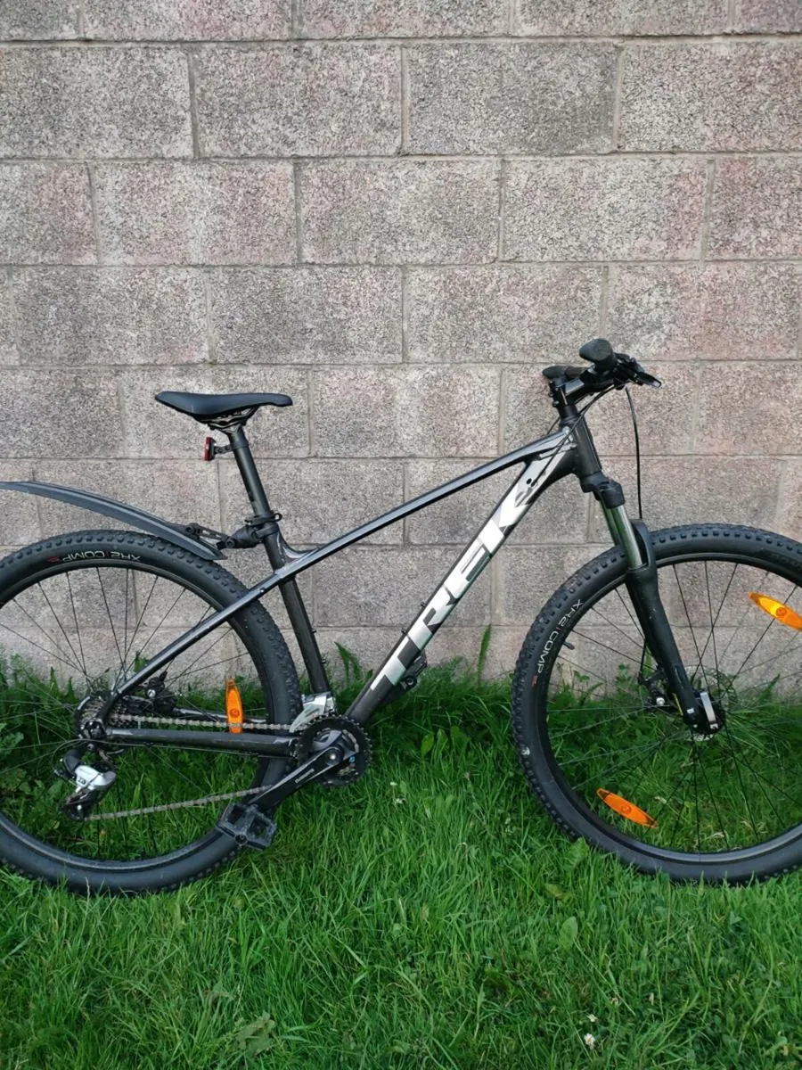 BRAND NEW Trek marlin 4 mountain bike - Image 1