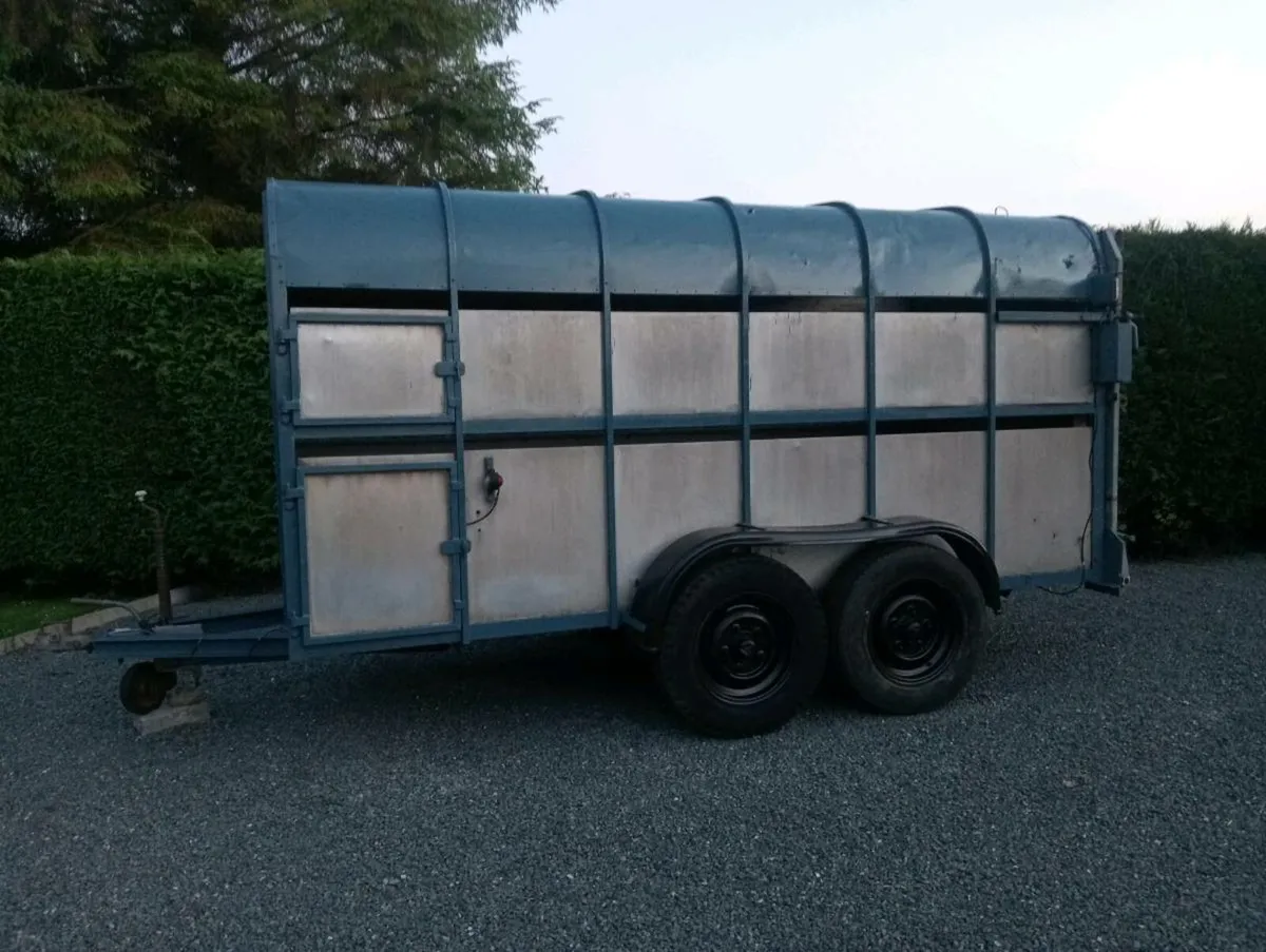 CATTLE TRAILER - Image 1