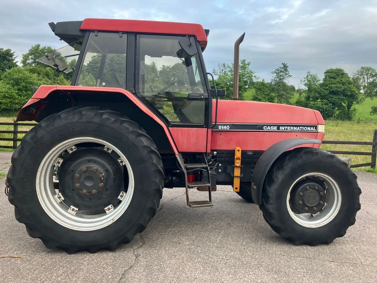 Case 5140. 4WD - Image 2