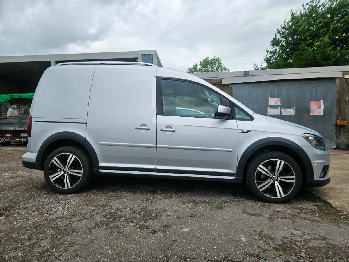 Volkswagen Caddy Alltrack - Image 2