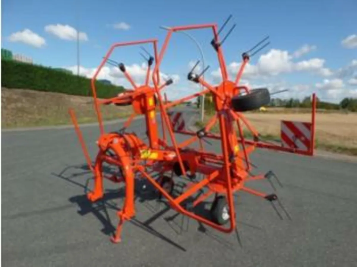Kuhn GF5202 Tedder