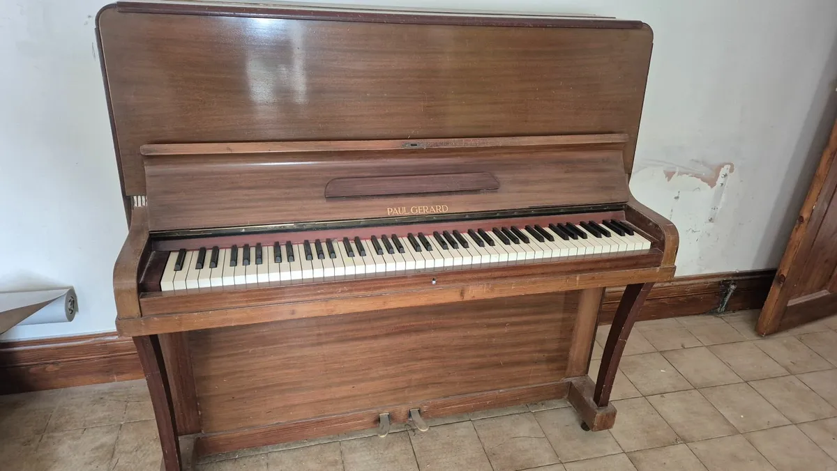 Upright Piano - Image 1