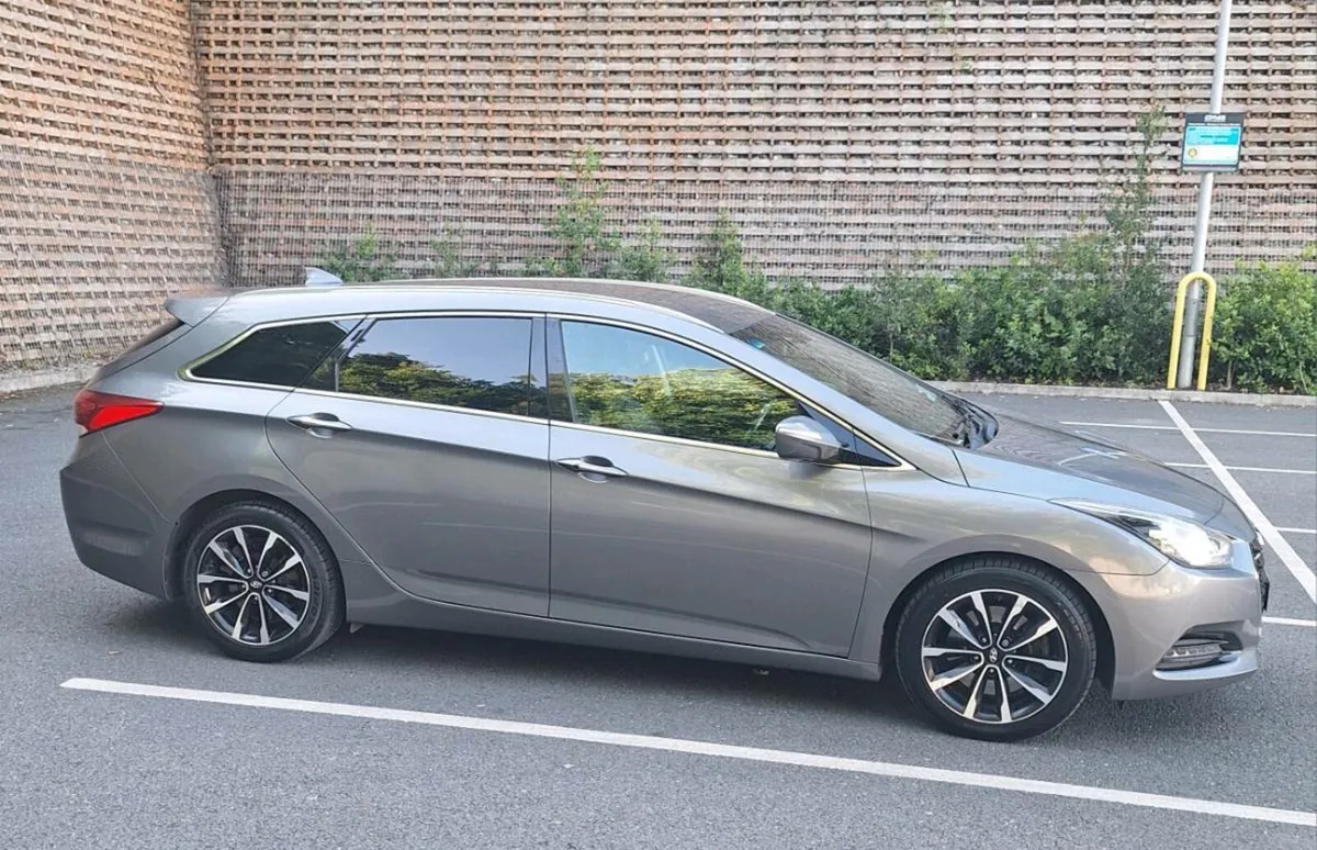 Hyundai i40 Automatic - Image 2