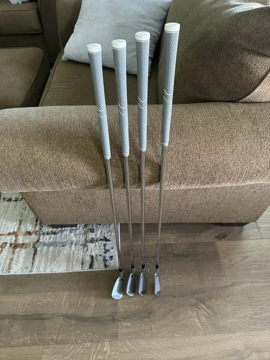 2025 Taylormade P790 7-PW Irons KBS - Image 2