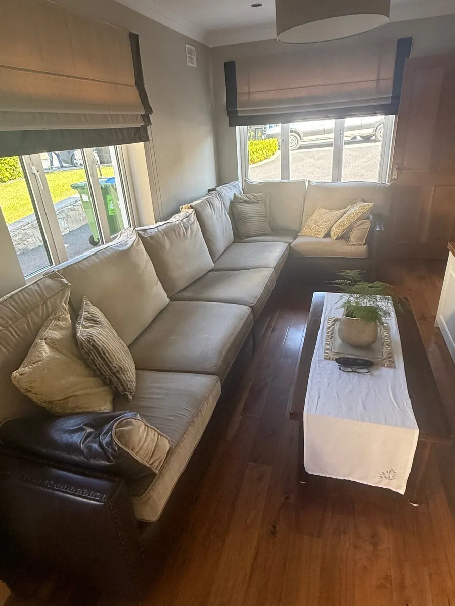 Couch - Image 2