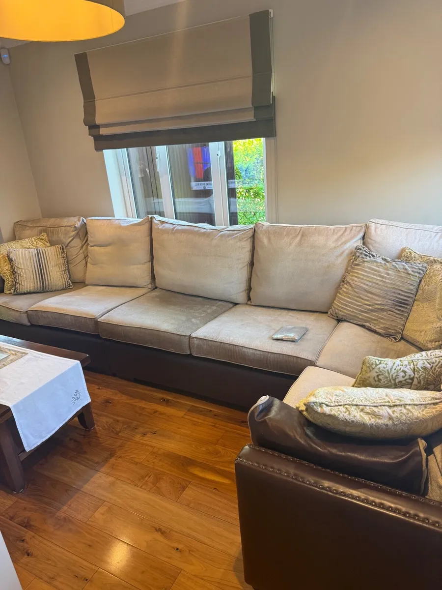 Couch - Image 4