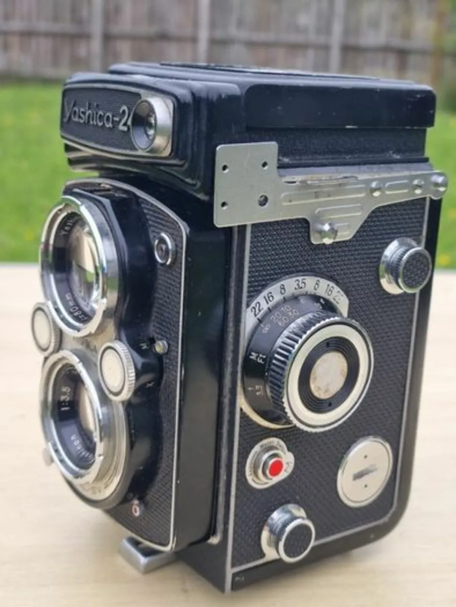 Yashica-24 Medium Format Camera - Image 2