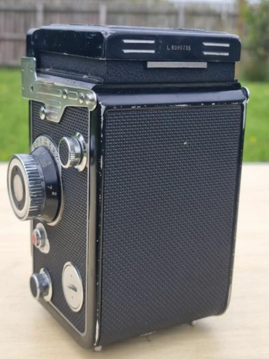 Yashica-24 Medium Format Camera - Image 4