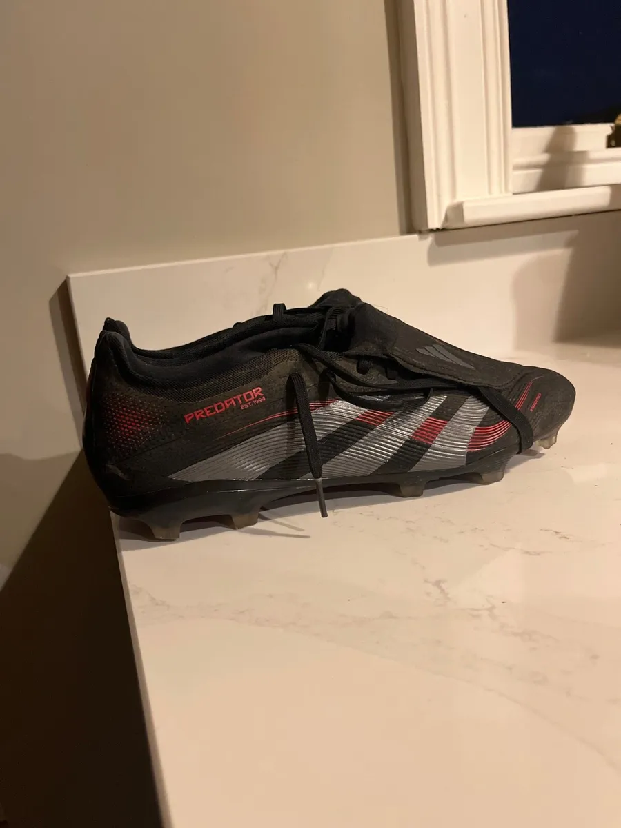 Adidas Predator football boots - Image 1
