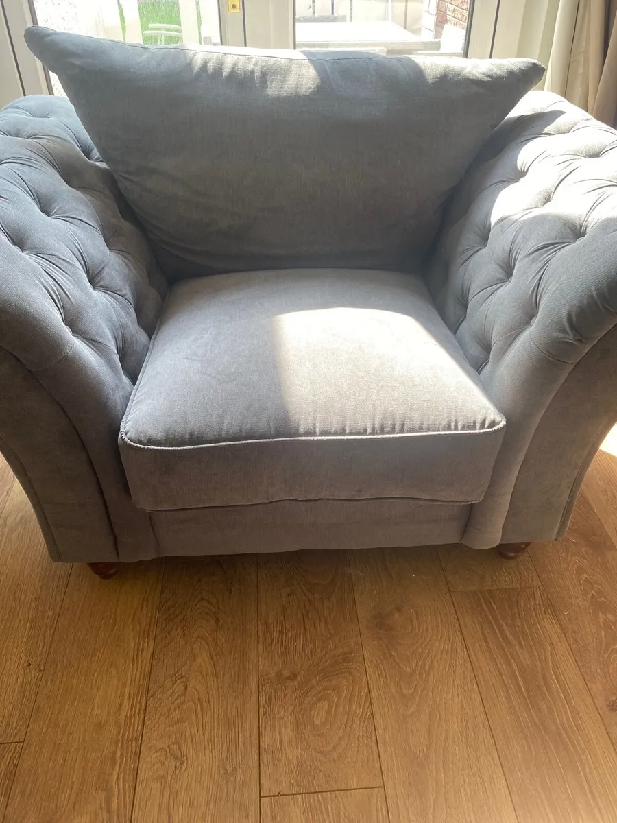 Large armchair  never used excellent condition - Image 2
