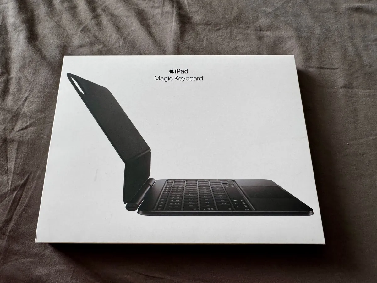 Apple Magic Keyboard for 11” iPad Pro M4 (2024) - Image 1