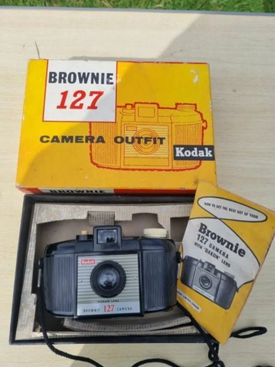 Vintage Kodak Browni 127 camera new in box - Image 2