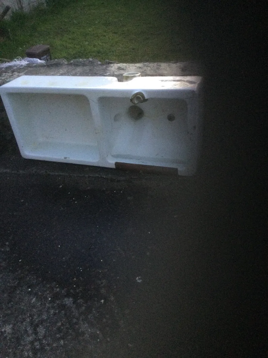 Old Belfast sink - Image 1