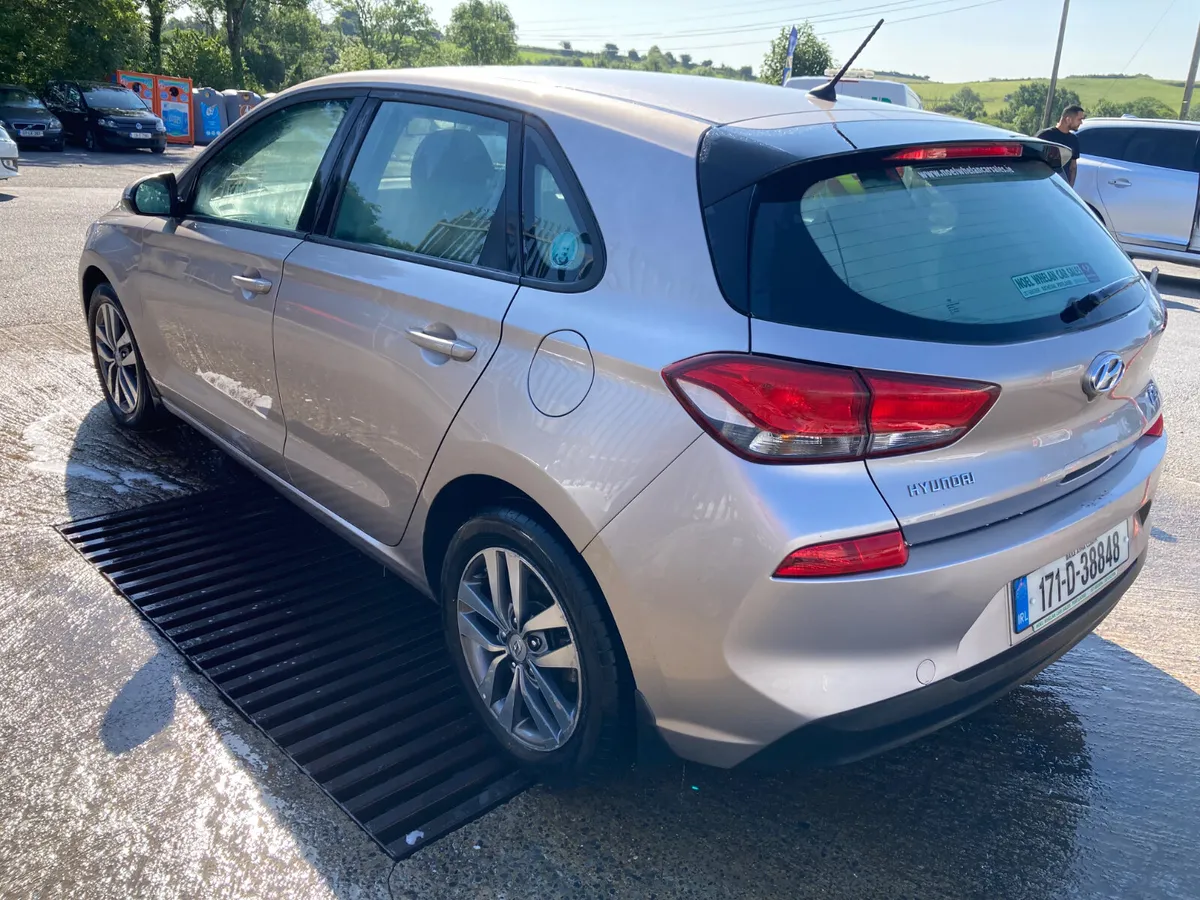Hyundai i30 2017 Automatic - Image 3