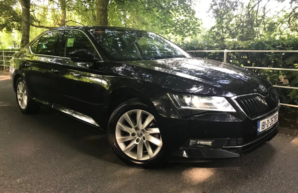Skoda Superb 2.0 TDI 150bhp Style Leather Interior - Image 2