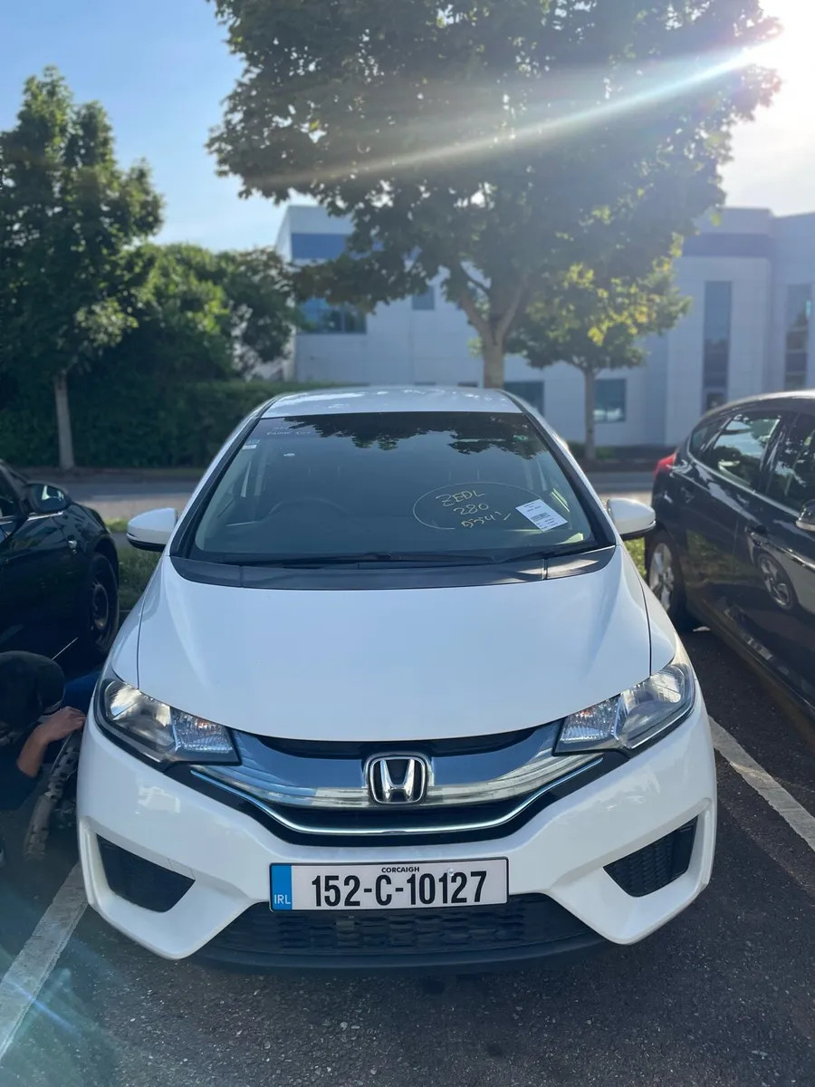 Honda Fit 2015 hybrid - Low mileage - Image 1