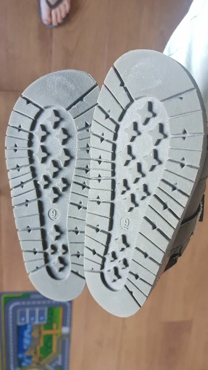 Toddler sandals  BRAN NEW - Image 4