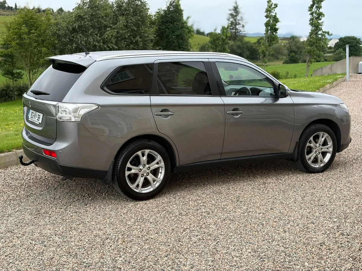 152 Mitsubishi Outlander 2.3 DID 7 Seater - Image 4