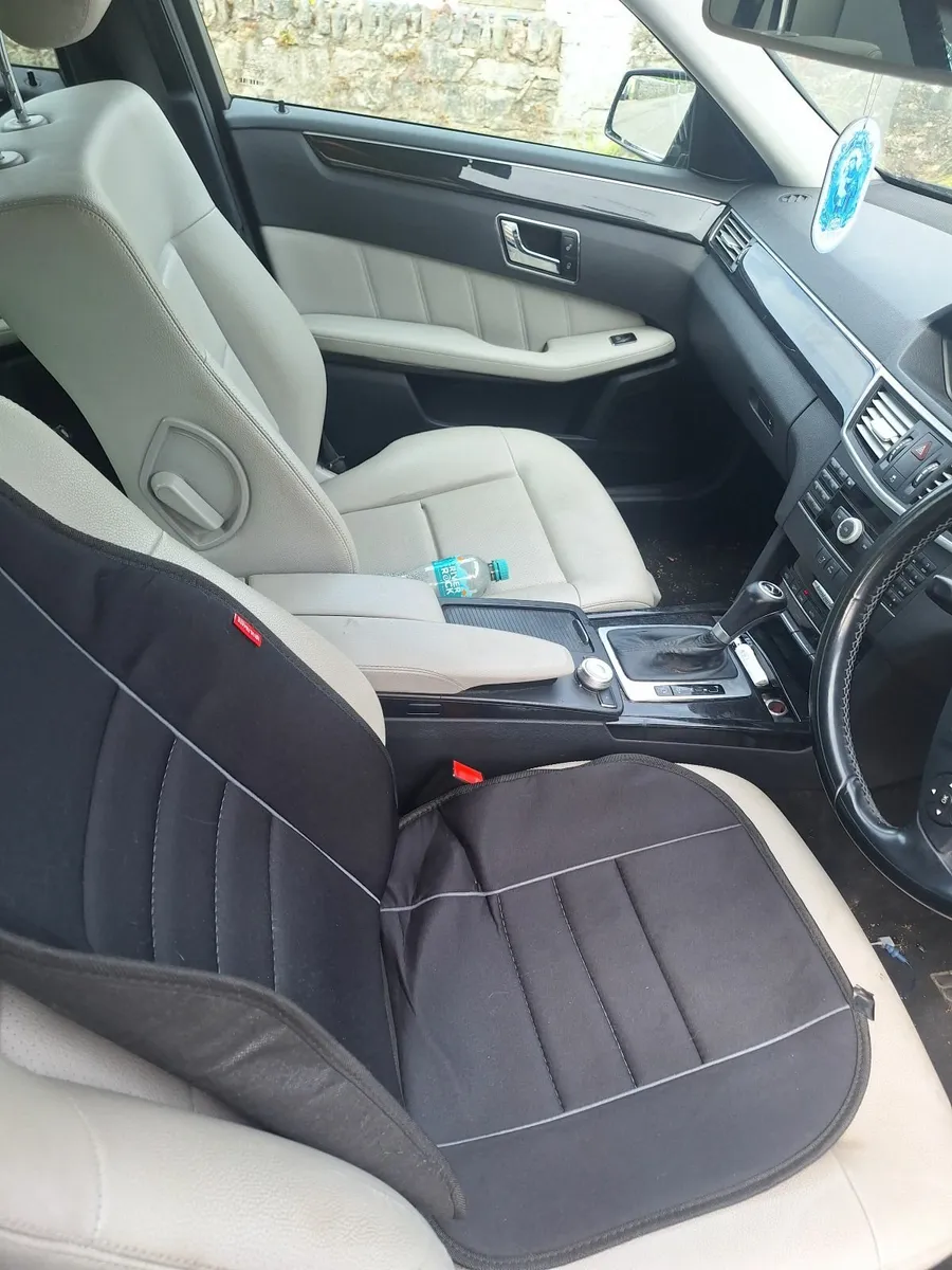 Mercedes-Benz E-Class 2010 - Image 2