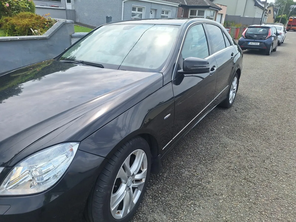 Mercedes-Benz E-Class 2010 - Image 3