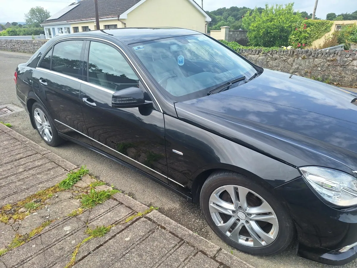 Mercedes-Benz E-Class 2010 - Image 4