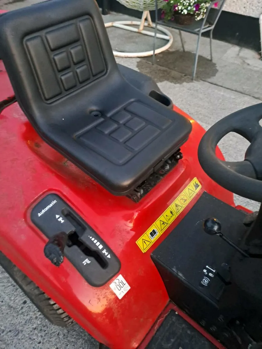 Ride on Lawnmower - Image 3