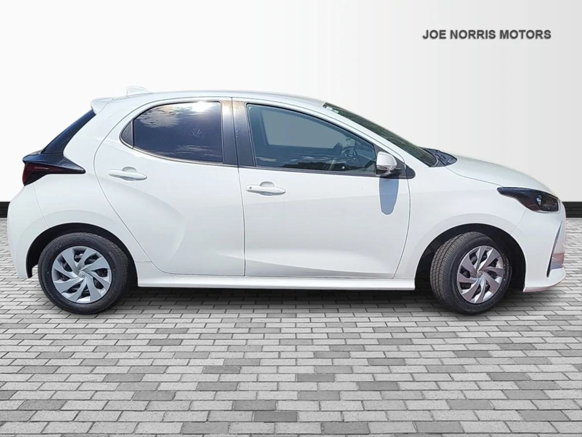 Toyota Yaris 1.0  Automatic  Includes 12 Months Ro - Image 4