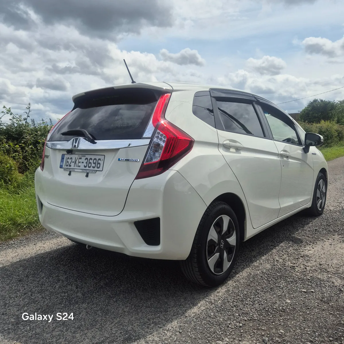 Honda Fit 2016 1.5 petrol hybrid - Image 1