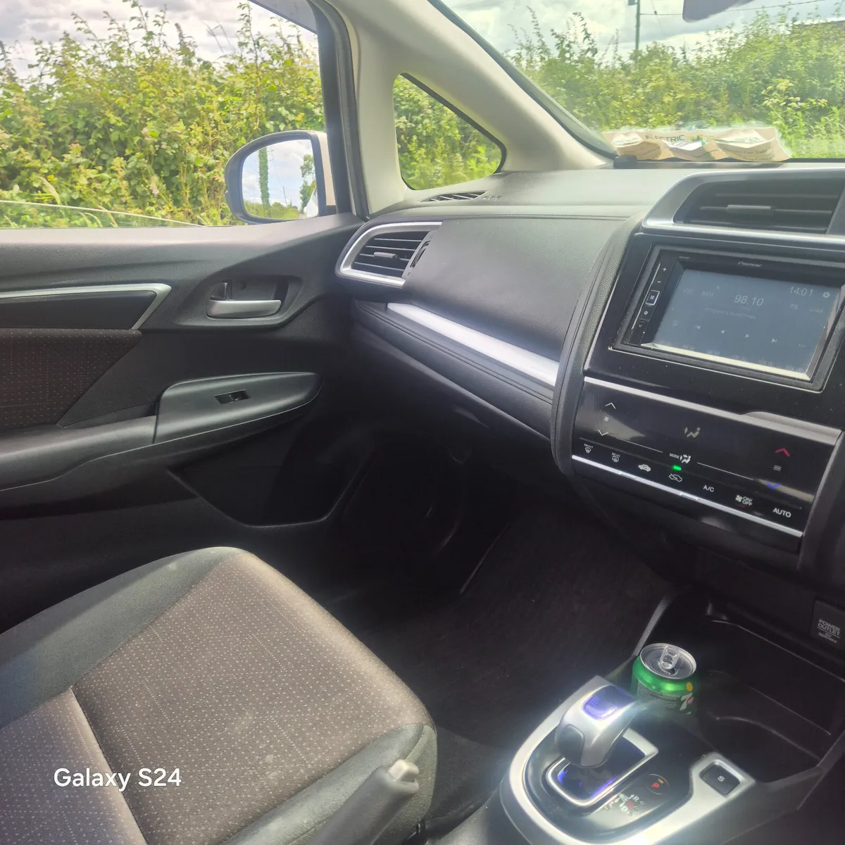 Honda Fit 2016 1.5 petrol hybrid - Image 4