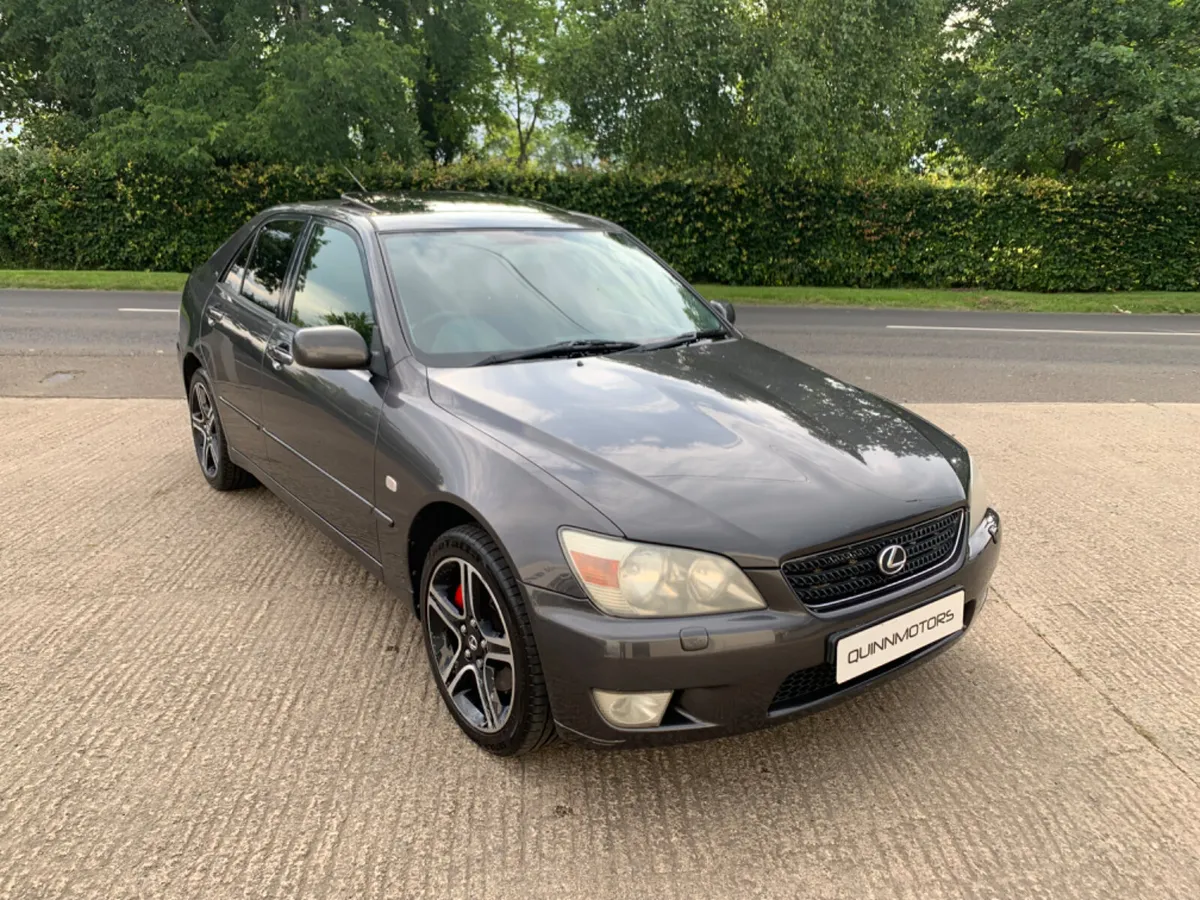 2002 LEXUS IS200 SE | PRIVACY GLASS | SUNROOF - Image 2