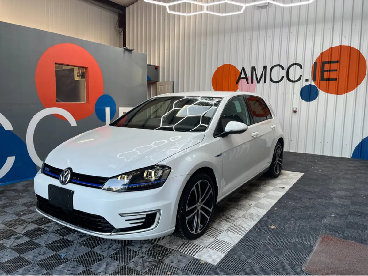 Volkswagen Golf GOLF GTE / 51k KMs / REVERSE CAMER - Image 3