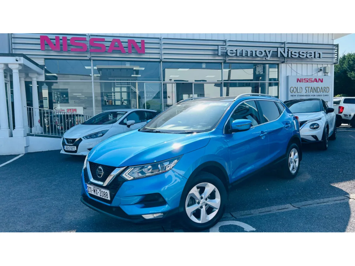 Nissan Qashqai LOW MILEAGE 1.5 DSL SE WITH REVERSE - Image 1