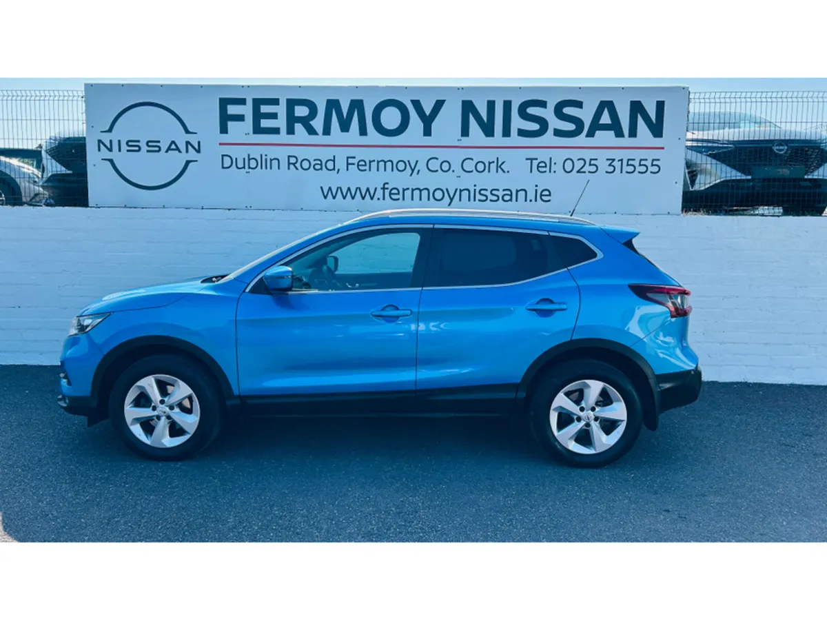 Nissan Qashqai LOW MILEAGE 1.5 DSL SE WITH REVERSE - Image 2