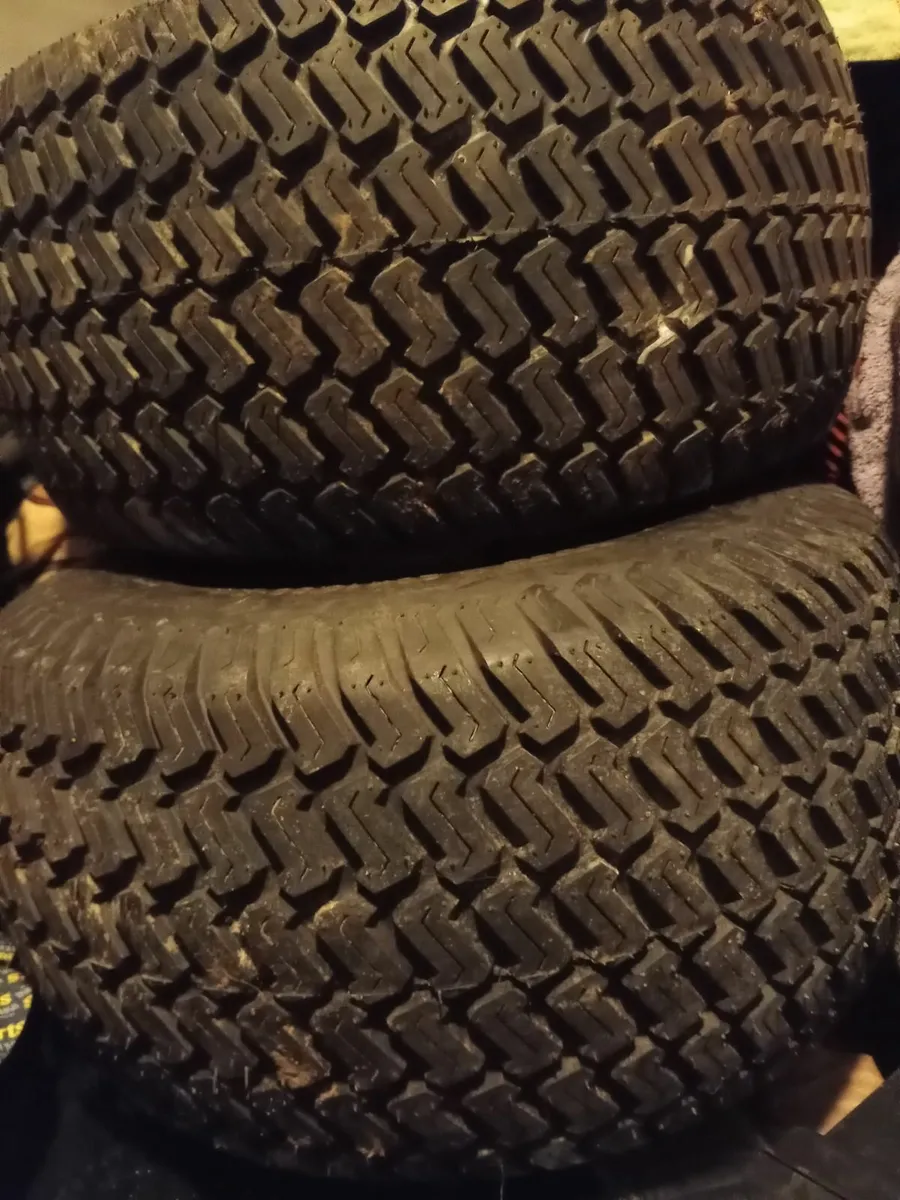 Lawnmower wheels