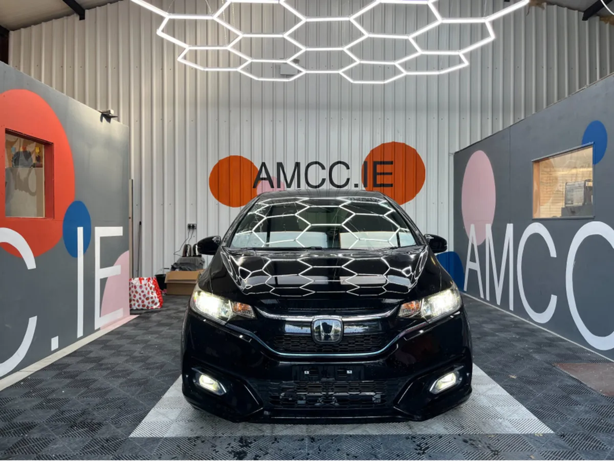 Honda Fit 1.5 HYBRID / 92k KMs / REVRSE CAMERA , A - Image 2