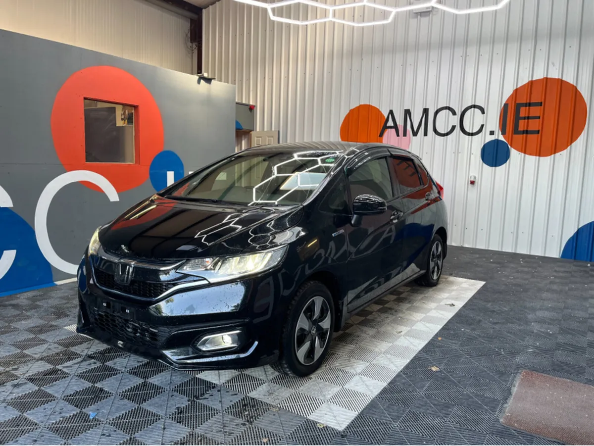 Honda Fit 1.5 HYBRID / 92k KMs / REVRSE CAMERA , A - Image 3