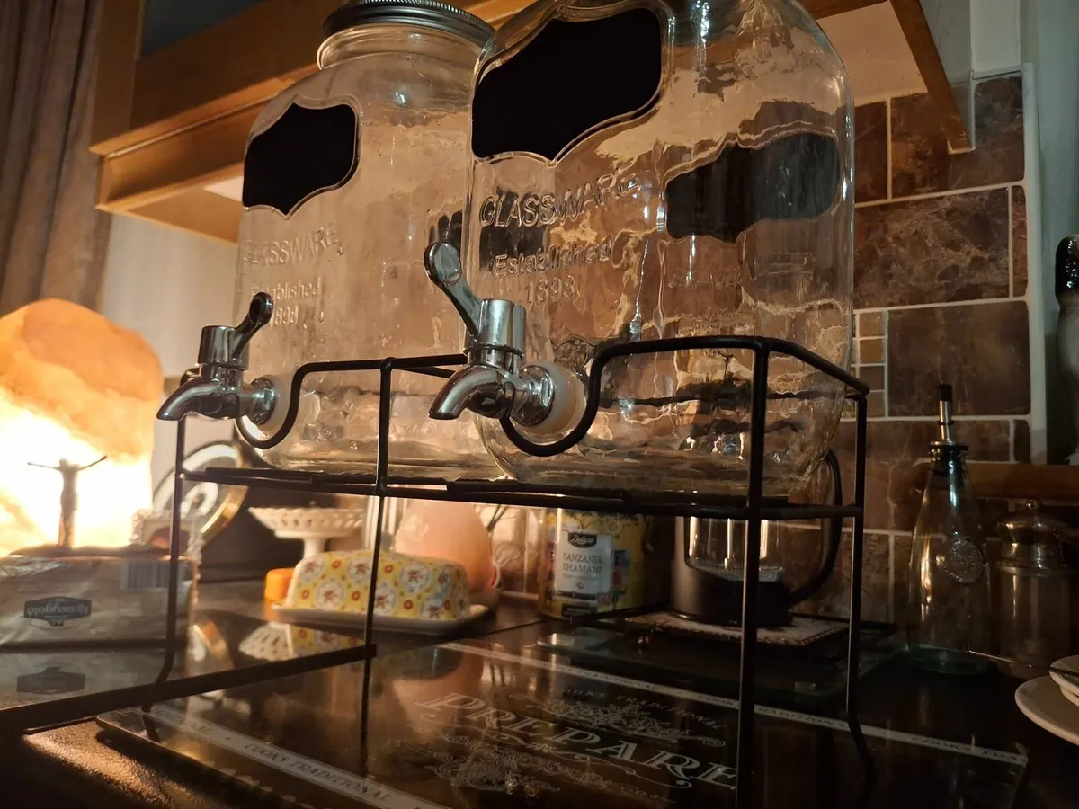 Glass water/juice/lemonade holder - Image 3