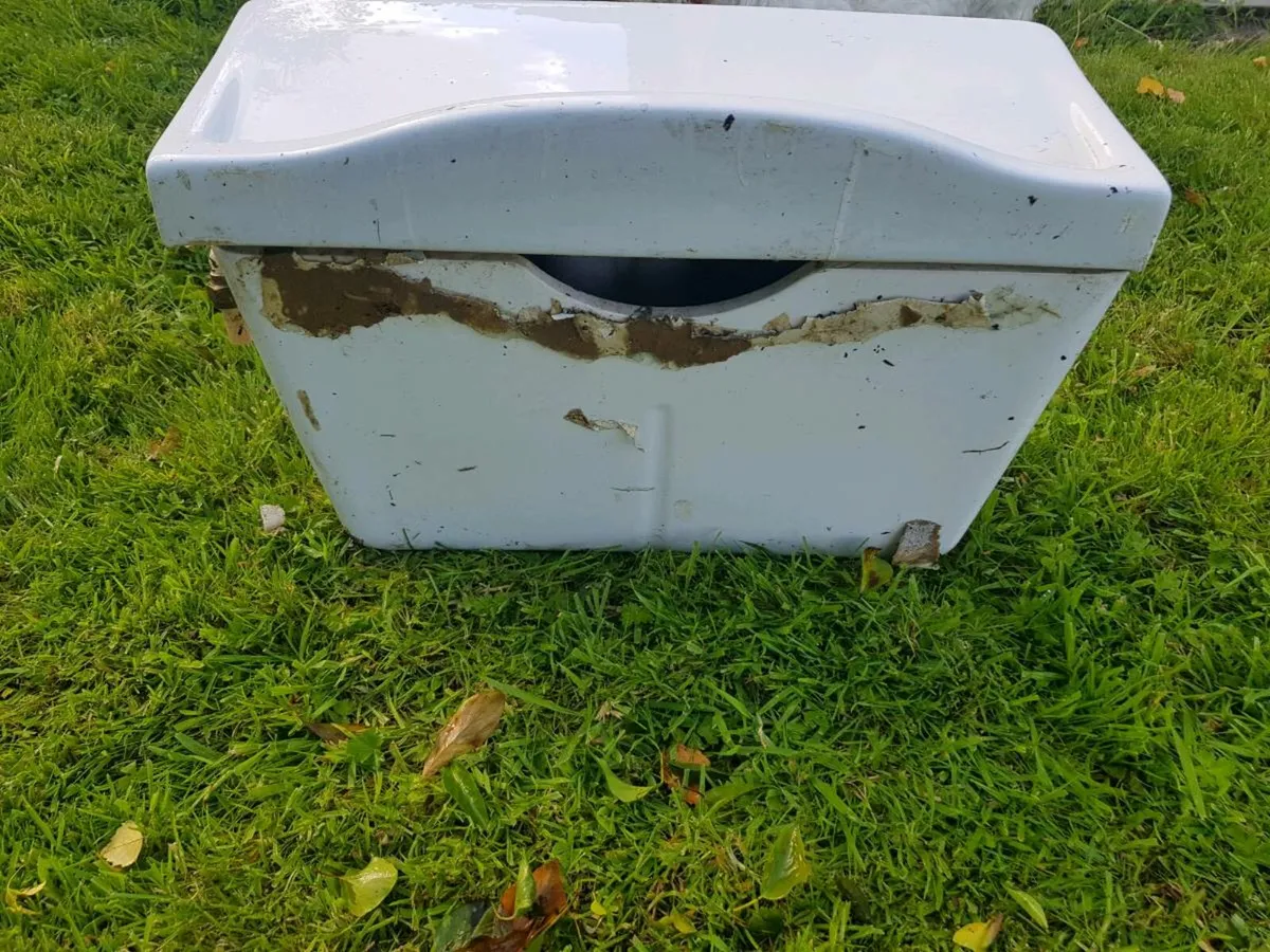 Toilet Cistern - Image 3