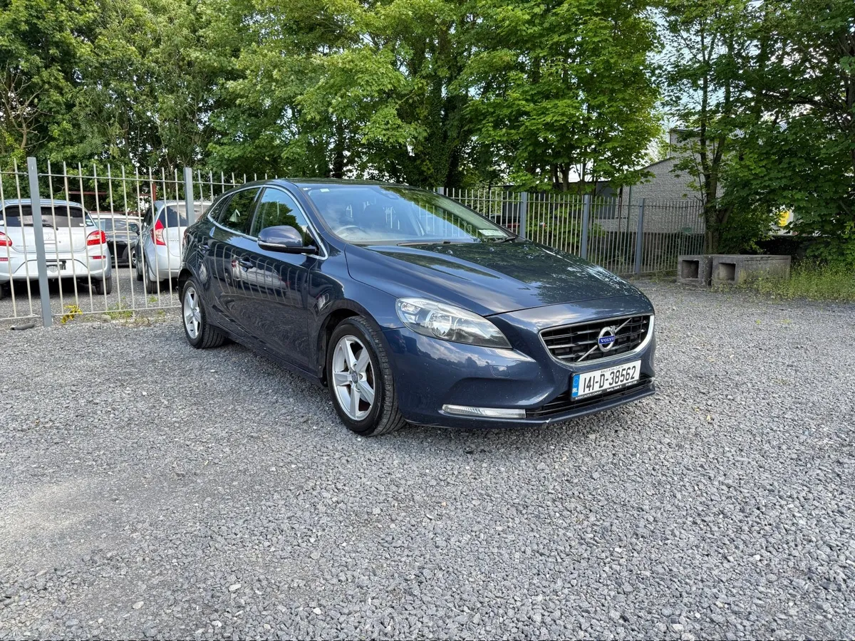 VOLVO V40 2014 🔥NCT&TAXed🔥 - Image 1