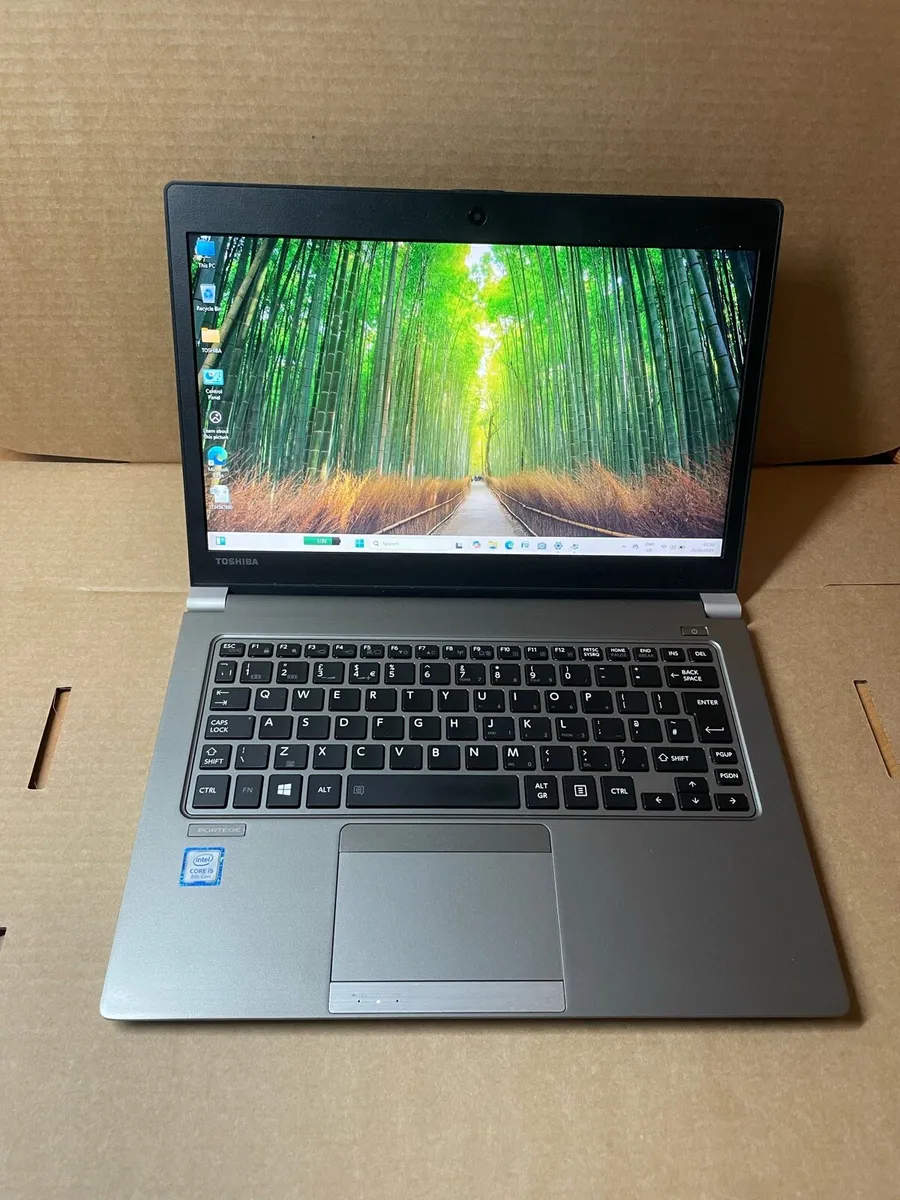 Toshiba laptop i5 16gb w11 - Image 1