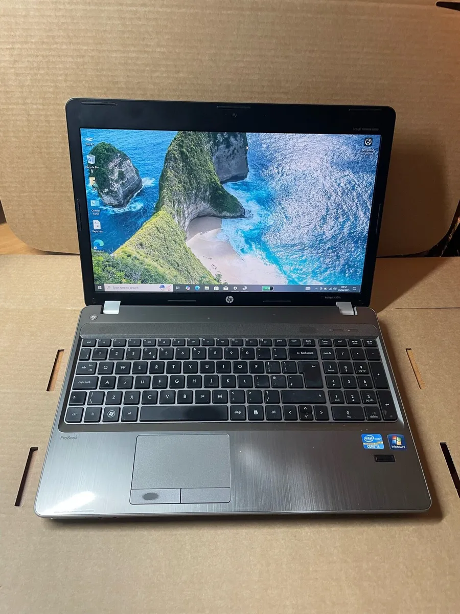 Hp laptop i3 8gb win 10 - Image 1