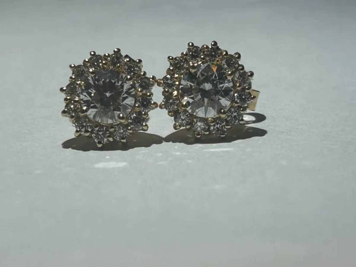 Diamond earrings - Image 1