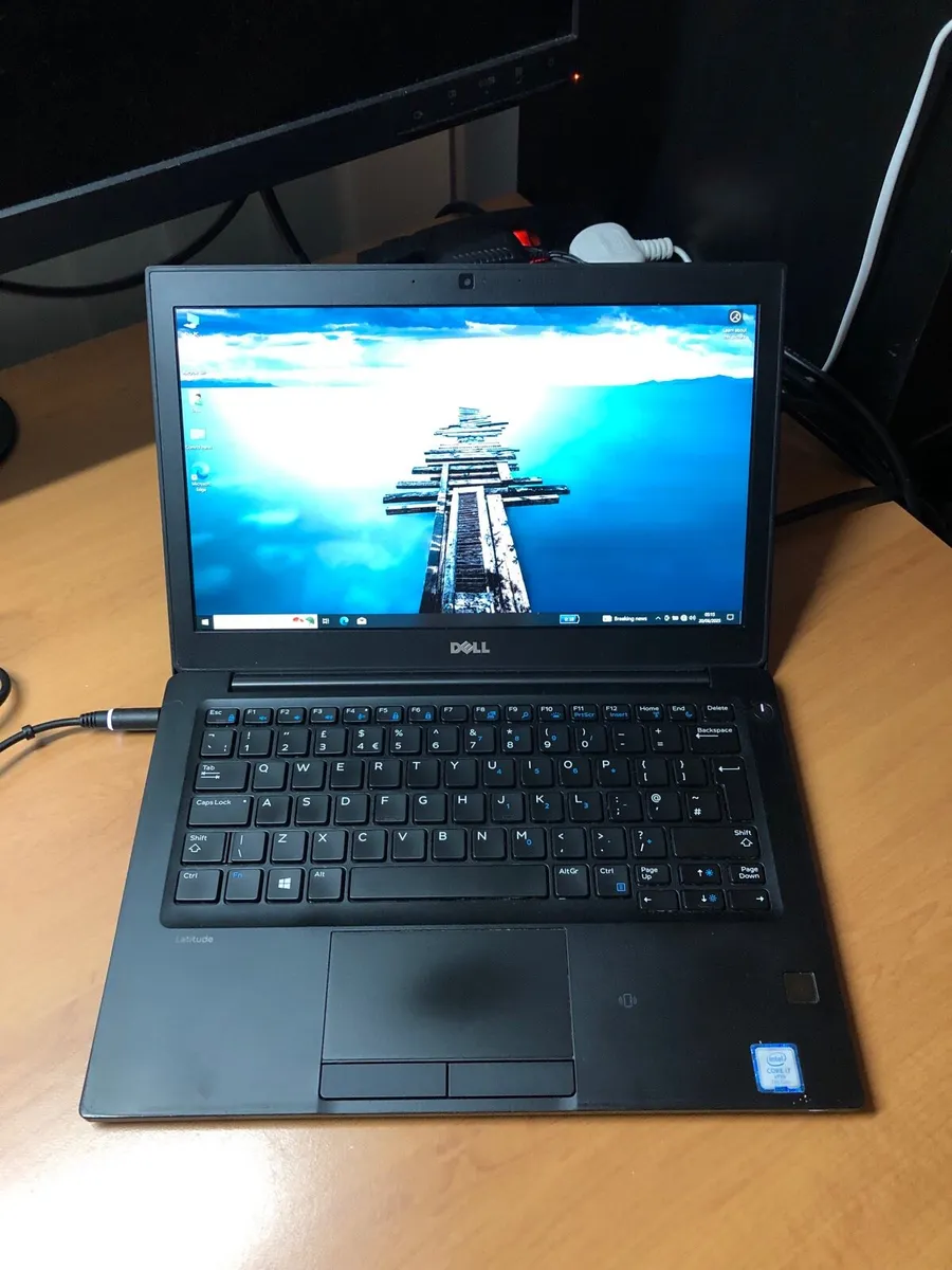 Dell laptop i7 pro 16-256 win 10 - Image 1