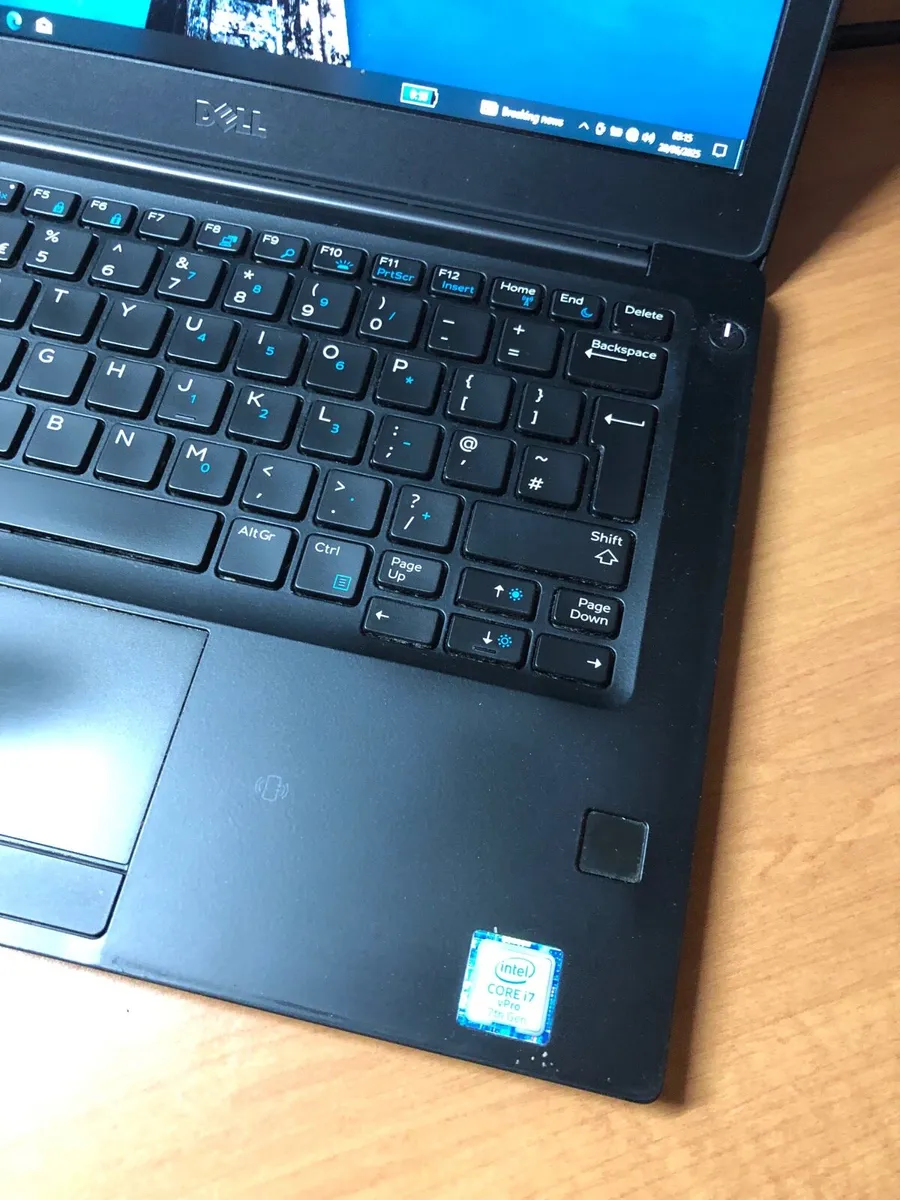 Dell laptop i7 pro 16-256 win 10 - Image 2