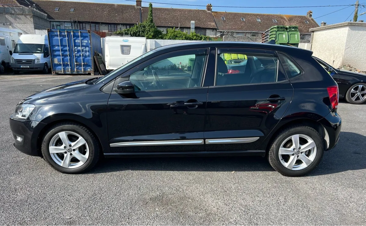 Volkswagen Polo 2014 56km auto €8999 - Image 4