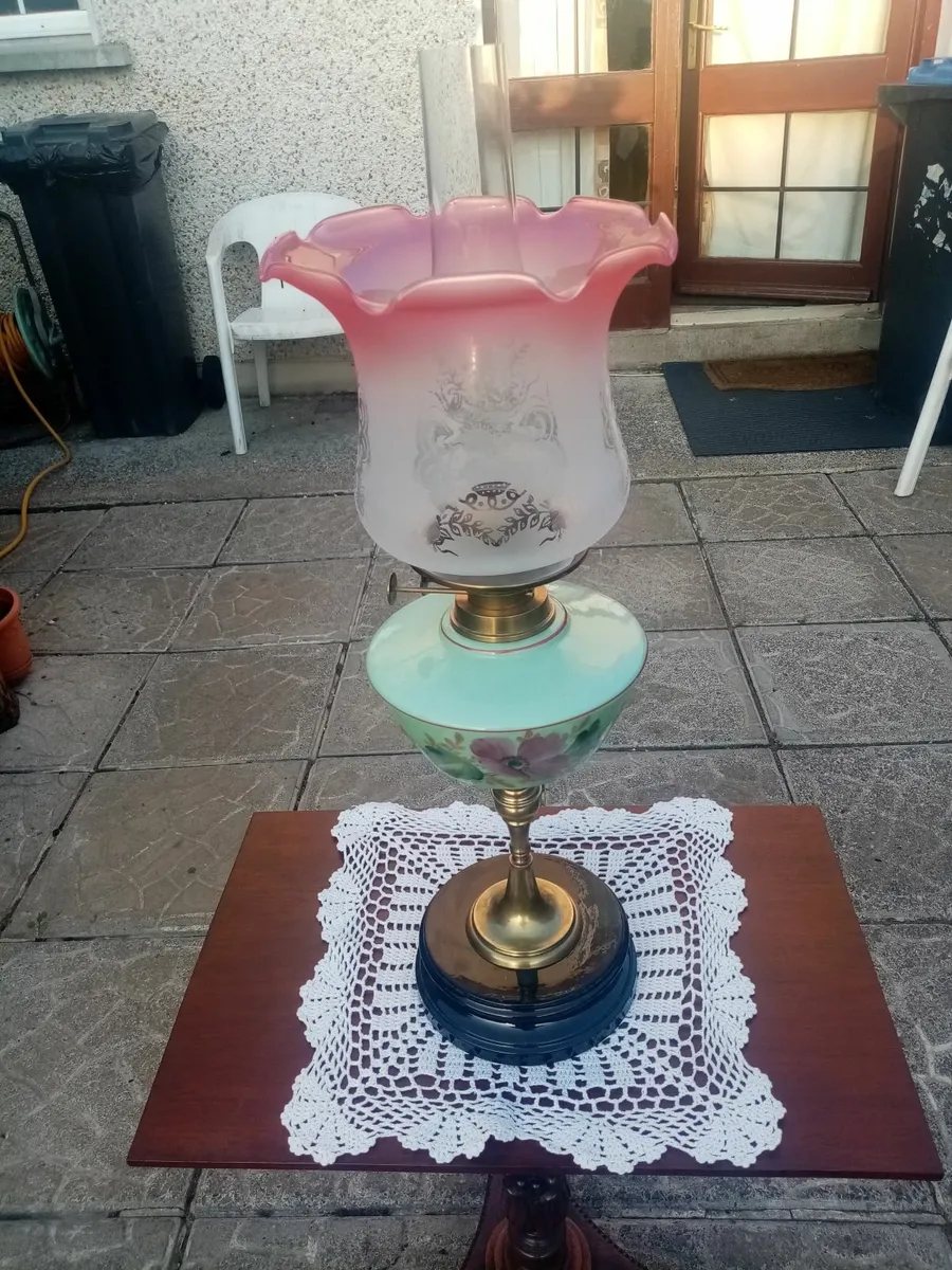 Table, oil lamp - Image 2