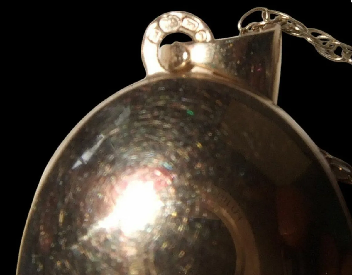 Vintage Hallmarked 9ct Yellow Gold Locket & Chain - Image 4