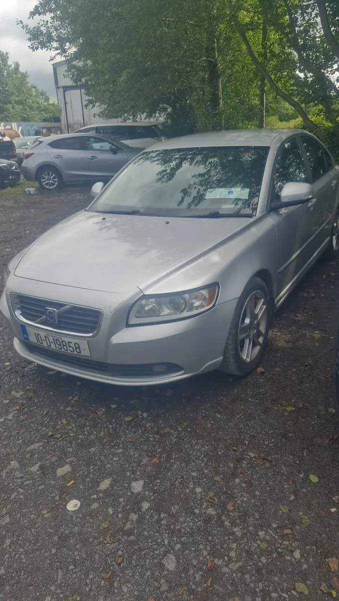 Volvo S40 2010 - Image 1
